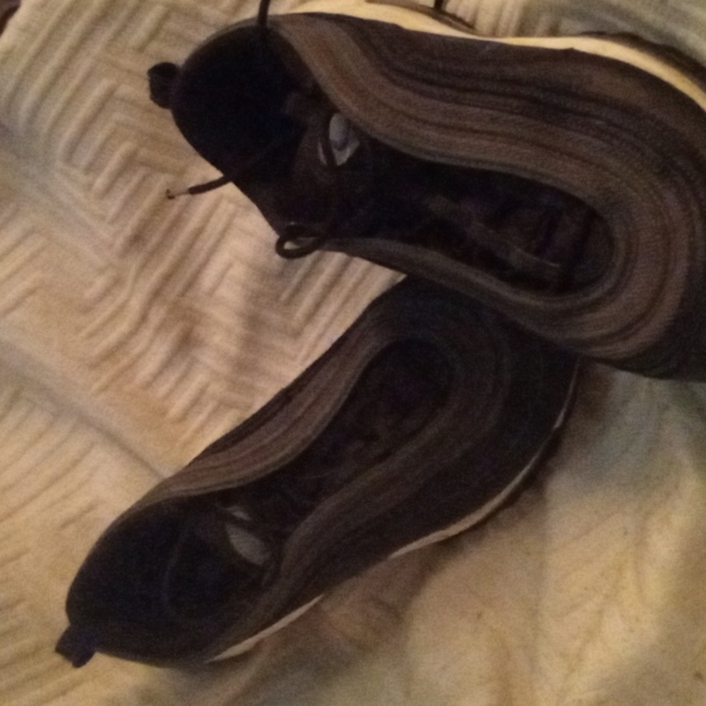 NIKE  AIR MAX size 11 1/2